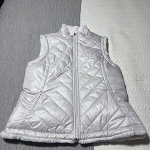 Women's White Quilted Puffer Vest